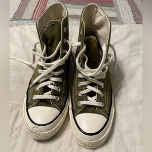 Converse All Stars women’s size 10 olive green